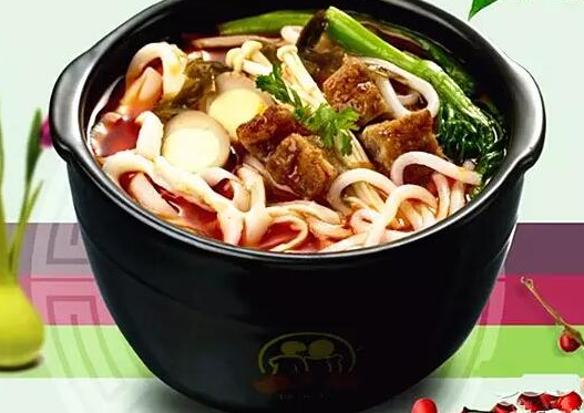 15年憑借一碗土豆粉開近千家店，秘訣是什么？|餐飲界