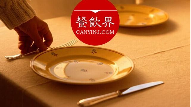 #周末一參#日本老牌酒館緊隨潮流，為何會(huì)失去更多客戶？
