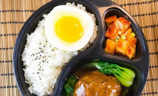 這家23年前的中國(guó)外賣龍頭敗在了哪？|餐飲界