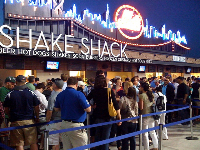 美國“舒食快餐”Shake Shack是如何抓住中產(chǎn)市場的？|餐飲界