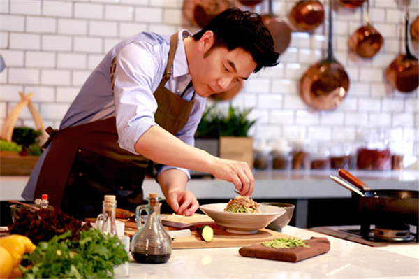 玩轉(zhuǎn)“網(wǎng)紅”，林依輪要演出不一樣的“美食計(jì)”|餐飲界