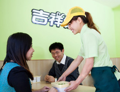 吉祥餛飩董事長(zhǎng)張彪：從3個(gè)人到1萬多人，加盟之路是這樣走出來的|餐飲界