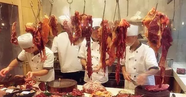 11月6日，“哞哞叫”和深圳名廚委員會的大師共同見證“牛”的傳奇