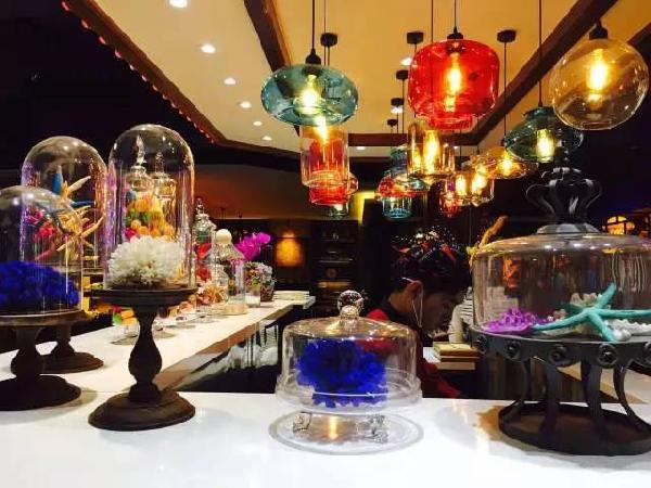 市場追捧“小奇特”，這家餐廳為啥偏要“大多全”？