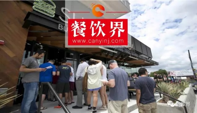 和麥當(dāng)勞唱反調(diào)，要將漢堡包賣出格調(diào)，“Shake Shack”為啥能受到年輕人追捧？