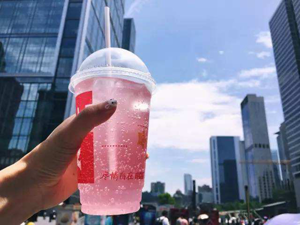 從KFC賣口紅學到小店引爆新品的5個概念！