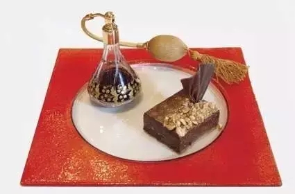 美國紐約曼哈頓出現(xiàn)最貴甜品，真心吃不起！|餐飲界