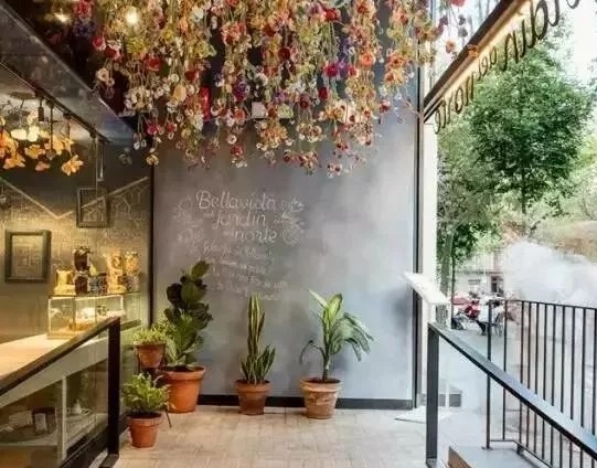 為什么燈光亮的餐廳反而生意不好？餐廳照明的門道你懂多少？