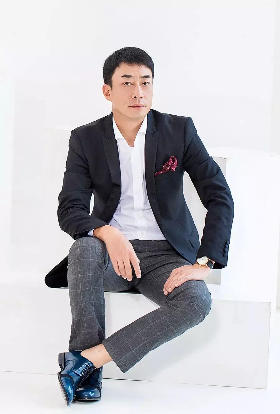 他開8種不同業(yè)態(tài)餐廳，每一家都很火，他到底靠什么？