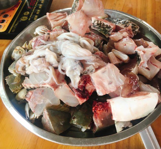 只賣一道清水煮“菜”，它卻火了20年