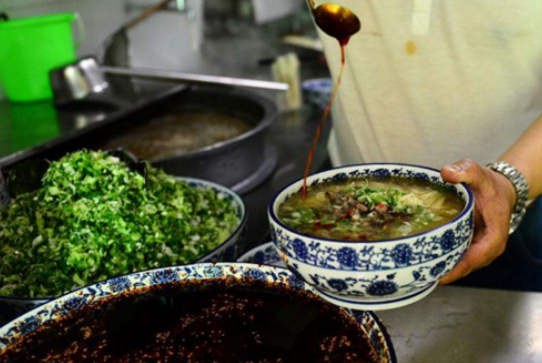 一碗上進(jìn)的牛肉面！上海、杭州、蘇州三地青海拉面店摁下互聯(lián)網(wǎng)+的增收“快進(jìn)鍵”