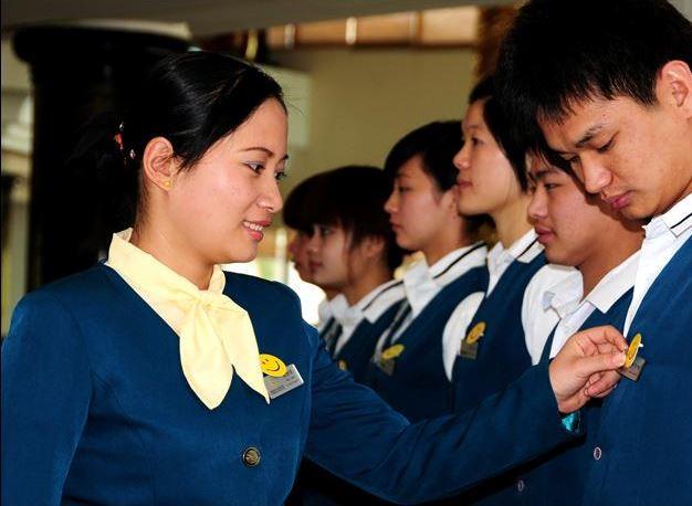 “小女孩”是做不好領(lǐng)班的！如何做一個優(yōu)秀的餐廳領(lǐng)班？