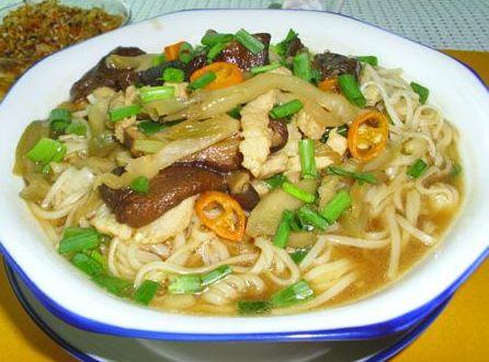 一包3塊錢(qián)的榨菜，一年賣(mài)出20億，背后的真相讓人深思！