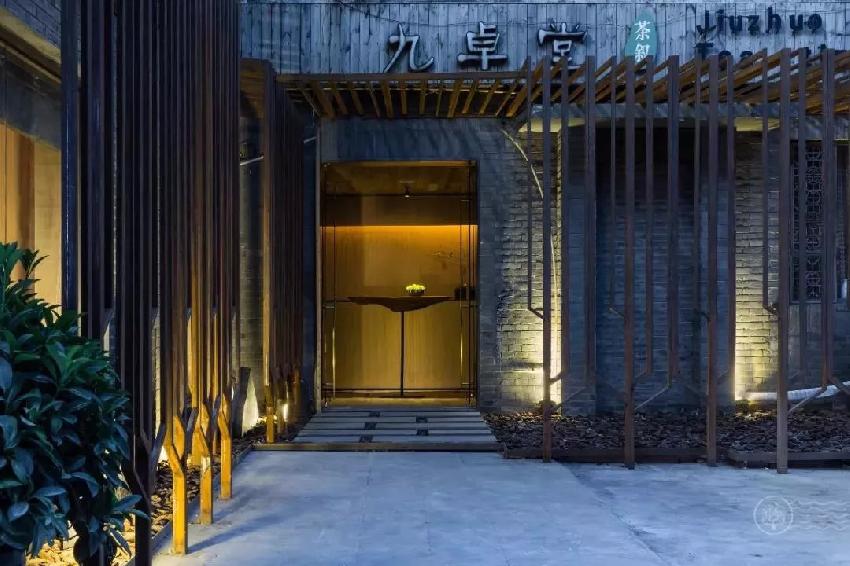 有一種比心，一定要給這家以撞色構(gòu)造的餐廳！