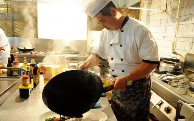 開(kāi)餐廳四個(gè)數(shù)據(jù)定生死，不會(huì)算你就永遠(yuǎn)做不大！
