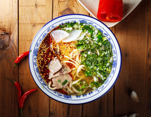 又一大新星牛肉拉面品牌橫空出世，名字叫做“筷三國”|餐飲界