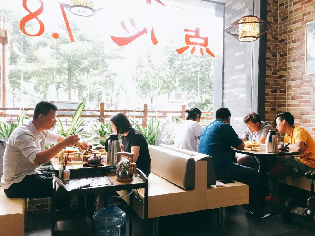 星巴克、西貝、呷哺呷哺……　大牌來了！社區(qū)餐飲正在逆襲？