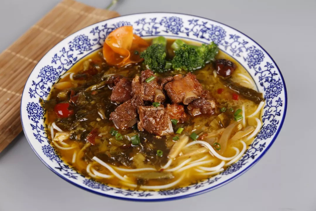 為什么摳門的餐飲老板容易賺大錢，大方的卻都關(guān)門了？