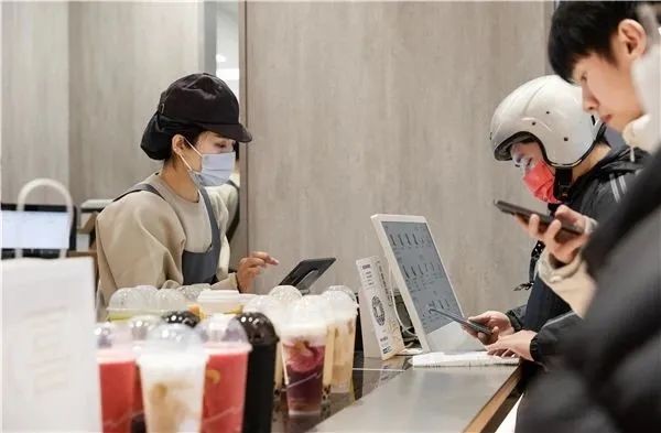 日銷3500杯，日入6萬元，喜茶“事業(yè)合伙”首戰(zhàn)告捷|餐飲界