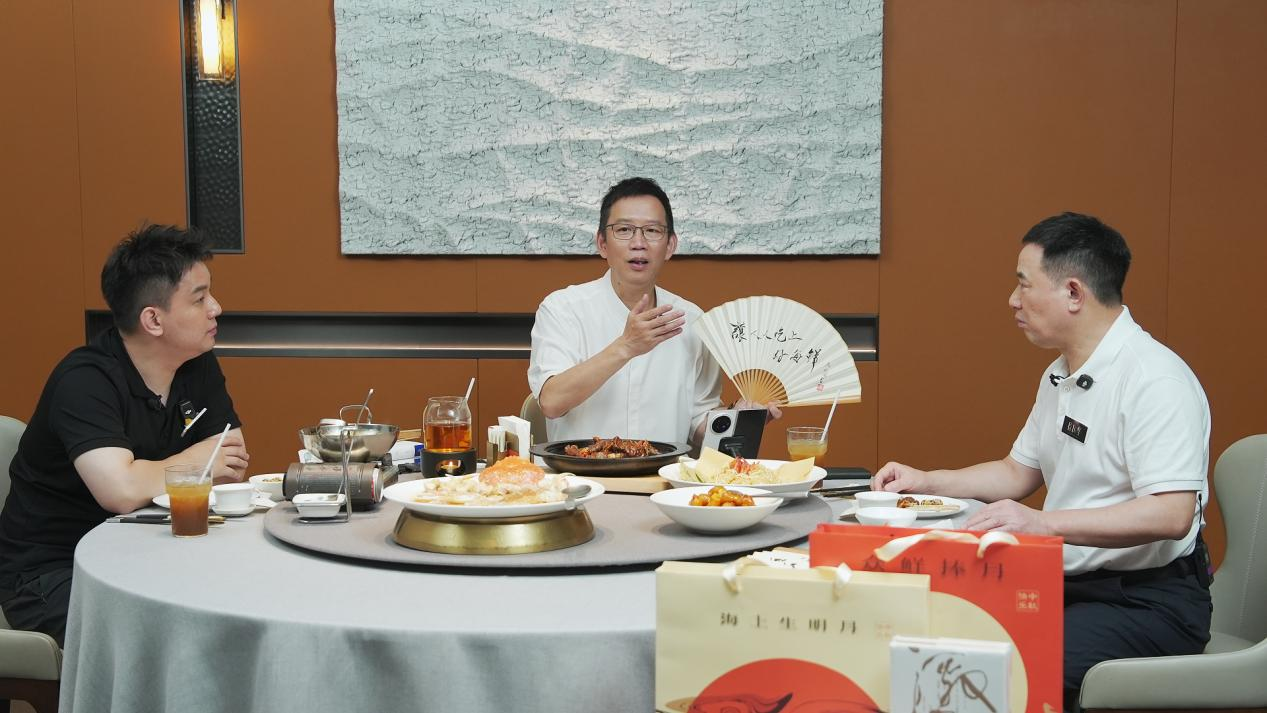 吳曉波探店徐記海鮮：在5萬億餐飲紅海中，讀懂“難而正確”的長期主義|餐飲界